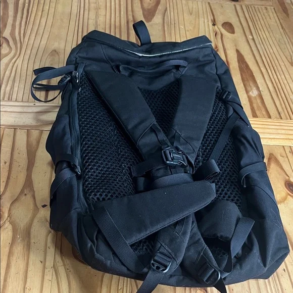 Cotopaxi Ostra 30L Pack Black Backpack - Picture 4 of 9